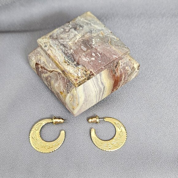 Vintage Small Hoops, Gold Plated Posts w/ stamped Floral Print on one side- 7/8" - Picture 1 of 5